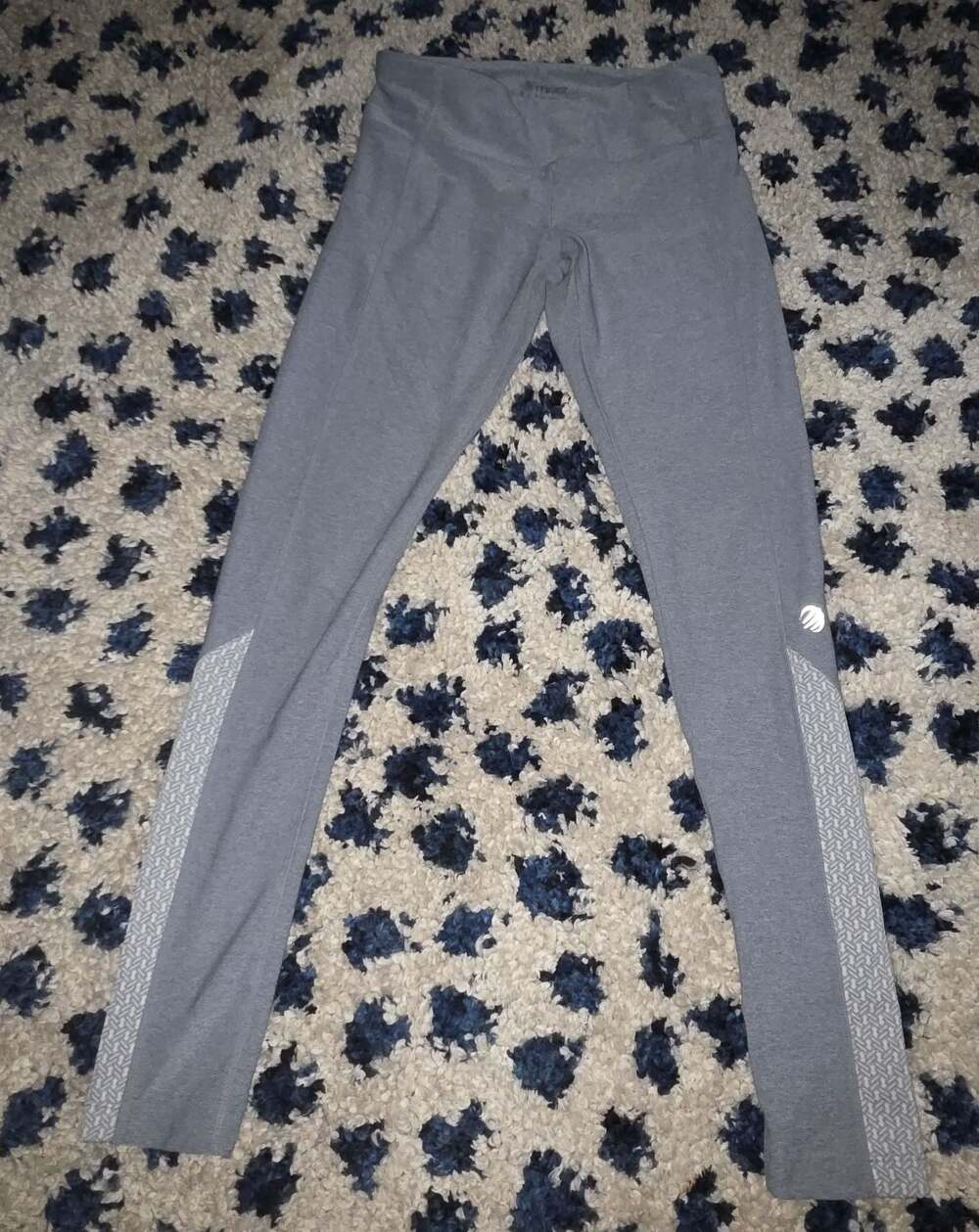 MPG Gray Athletic Leggings with Geometric Pattern Trim